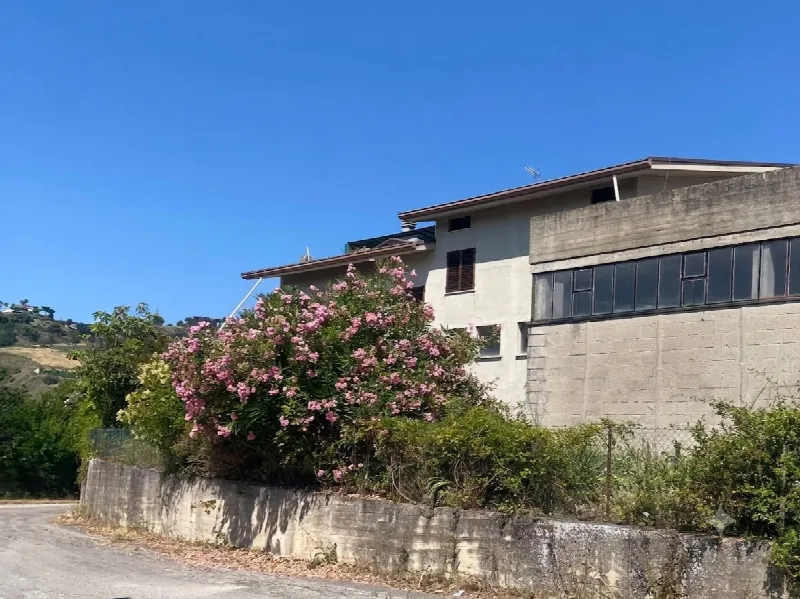 Palazzo/Stabile in vendita a San Benedetto del Tronto - foto 1