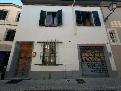 Casa Indipendente a Prato