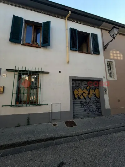 Casa Indipendente in vendita a Prato, Cent... - foto 2