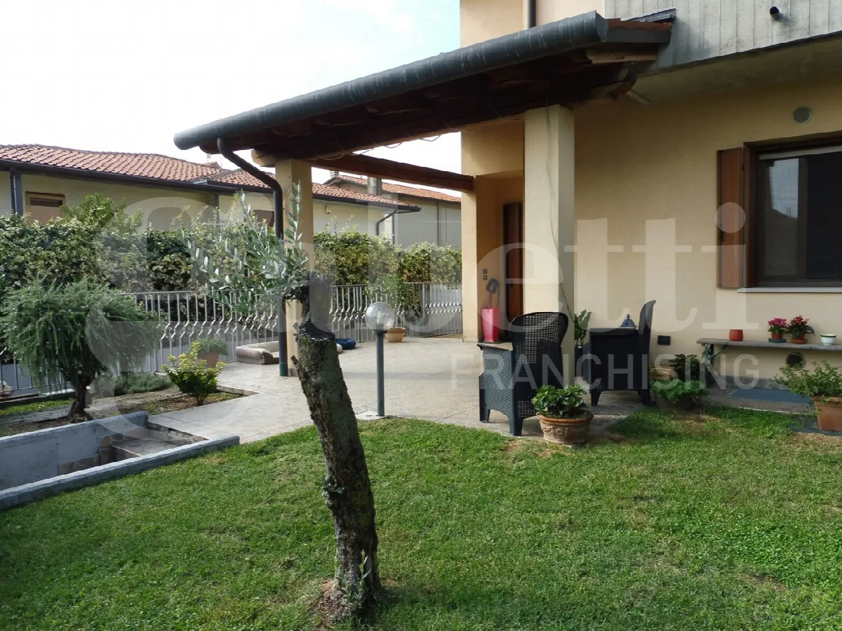Casa Indipendente in vendita a Bassano del Grappa - foto 3