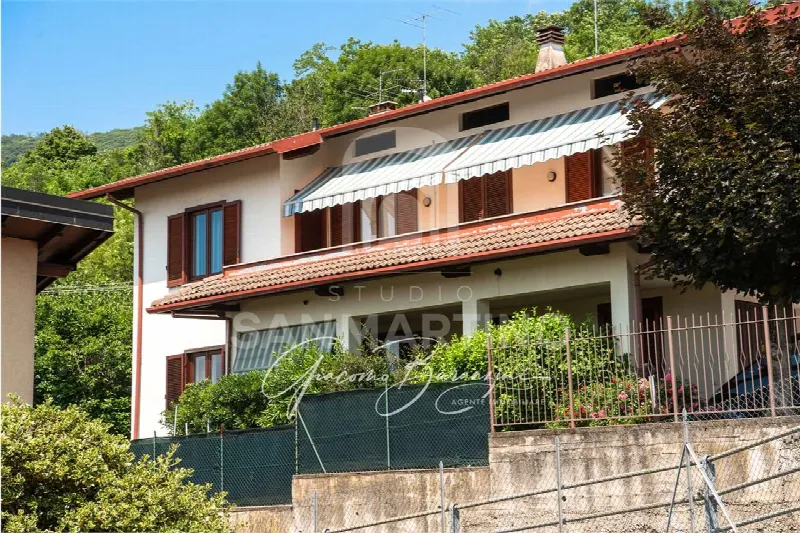 Villa in vendita a Gavirate - foto 1