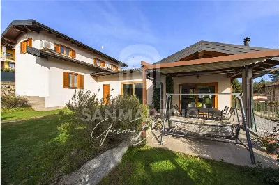 Villa in vendita a Travedona-Monate - foto 1