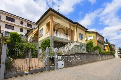 Villa a Varese