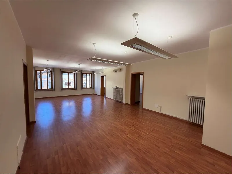 Ufficio in vendita a Pordenone, Centro storico - foto 1