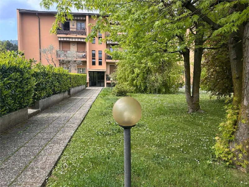 Appartamento in vendita a Erba - foto 1