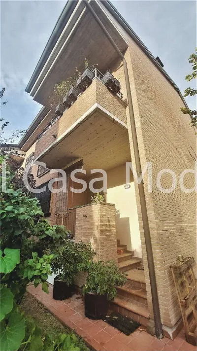 Villetta a schiera in vendita a Modena, Vi... - foto 1