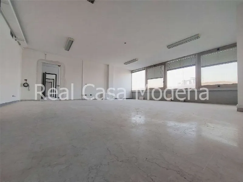 Ufficio in vendita a Modena, Villaggio Giardino, Cognento, Cittanova, Baggiovara - foto 1