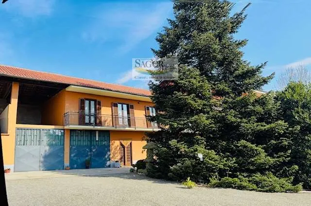 Rustico/Casale in vendita a Pinerolo - foto 1