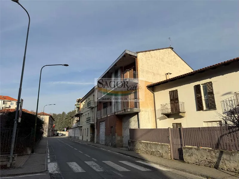 Palazzo/Stabile in vendita a Pinerolo - foto 2