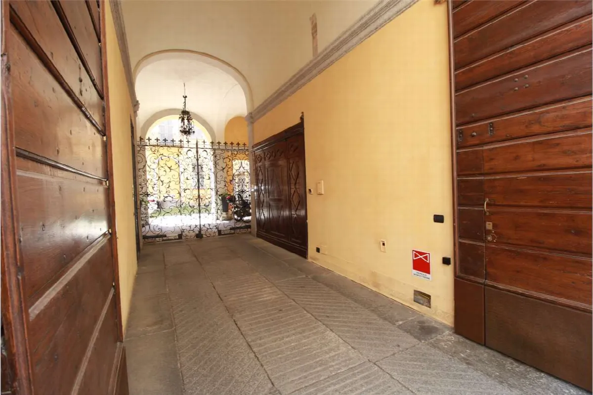 Appartamento in vendita a Novara, Centro - foto 2