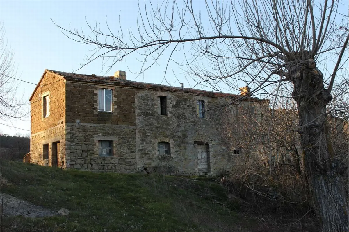 Rustico/Casale in vendita a Valfabbrica - foto 4
