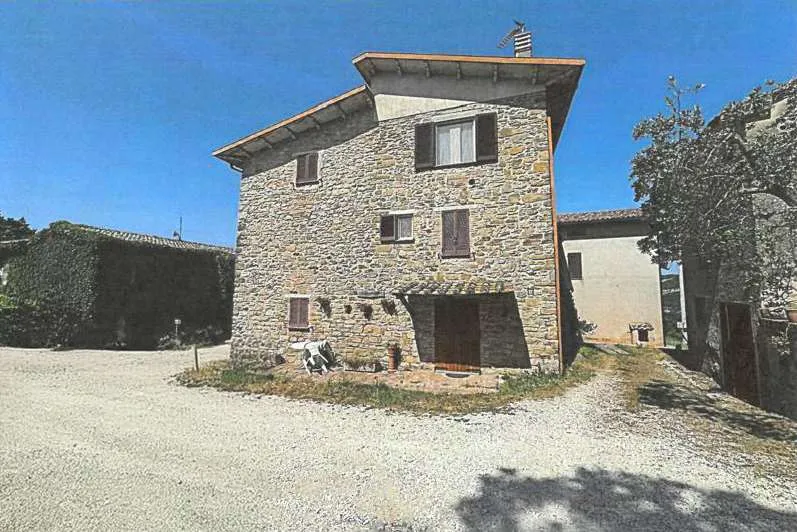 Rustico/Casale in vendita a Valfabbrica - foto 1