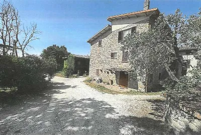 Rustico/Casale in vendita a Valfabbrica - foto 2
