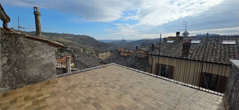 Palazzo/Stabile in vendita a Castel Viscardo - foto 2