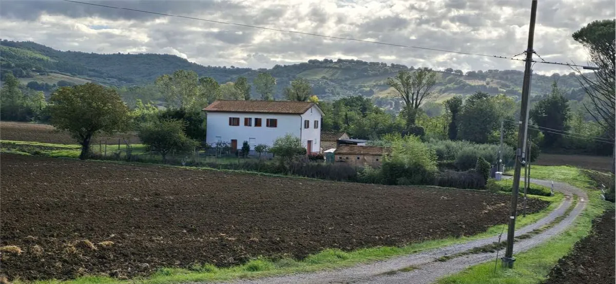 Rustico/Casale in vendita a Perugia - foto 2