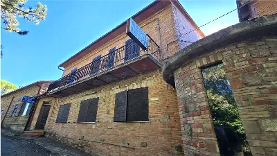 Palazzo/Stabile a San Venanzo