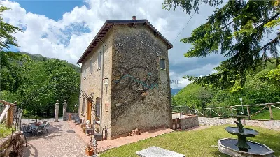 Rustico/Casale in vendita a Molazzana - foto 1