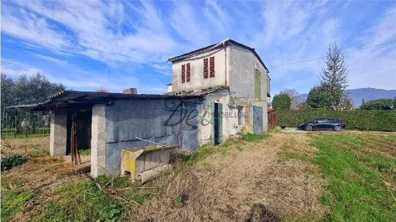 Rustico/Casale in vendita a Lucca, Santissima Annunziata, San Pietro A Vico, San Cassiano - foto 1