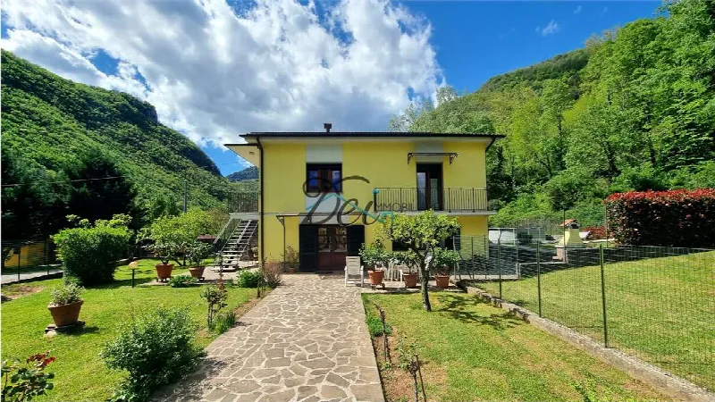 Villa in vendita a Bagni di Lucca - foto 1