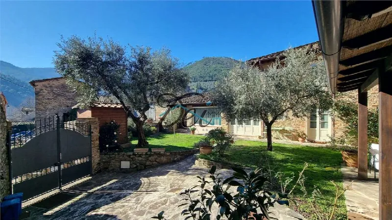 Rustico/Casale in vendita a Capannori - foto 1