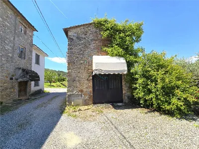 Rustico/Casale in vendita a Capannori - foto 2