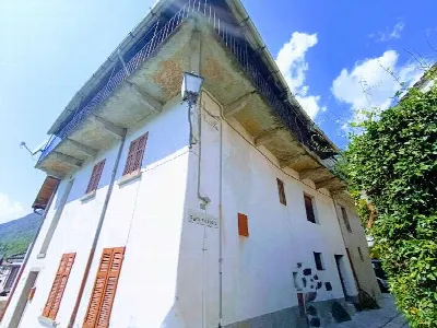 Casa Indipendente a Premosello-Chiovenda
