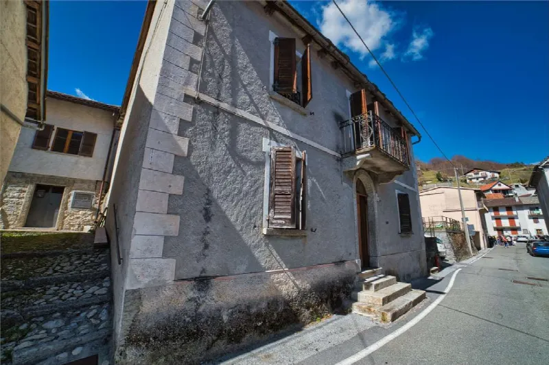 Casa Indipendente in vendita a Re - foto 2