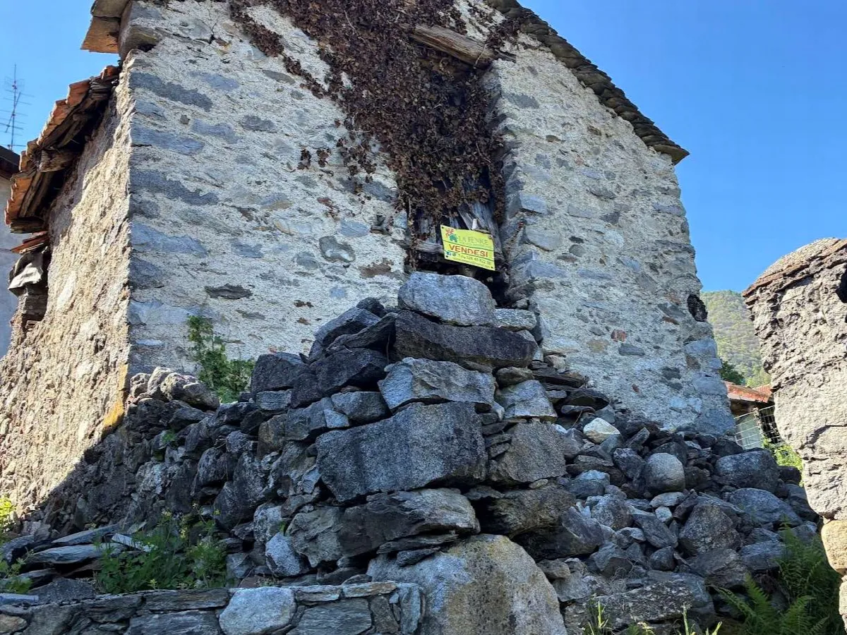 Rustico/Casale in vendita a Casale Corte Cerro - foto 2