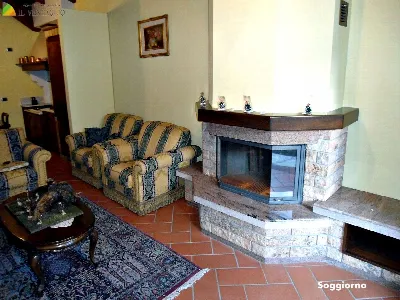 Villa a Serramazzoni