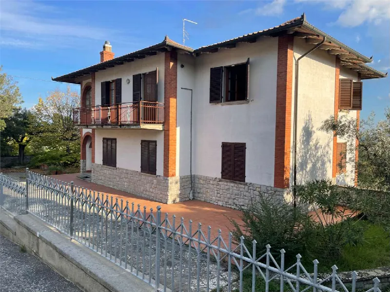 Villa in vendita a Lucignano - foto 1