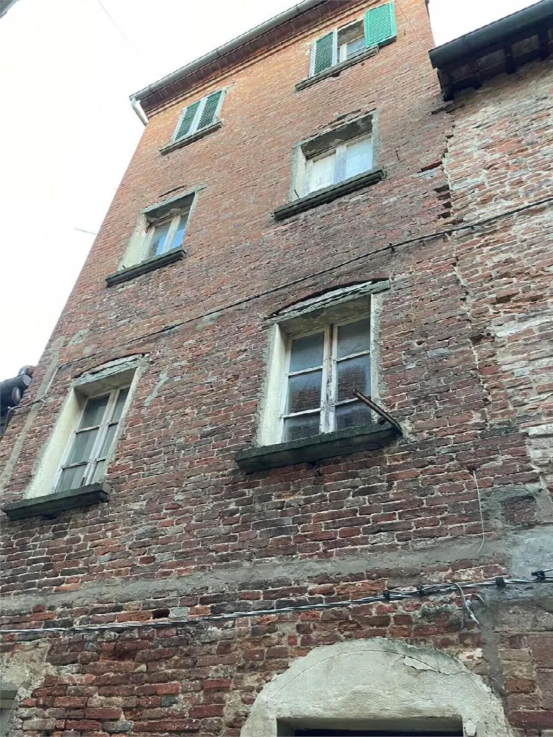 Palazzo/Stabile in vendita a Foiano della Chiana - foto 1