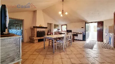 Rustico/Casale in vendita a Camerata Picen... - foto 2