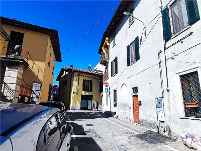 Appartamento a Azzate