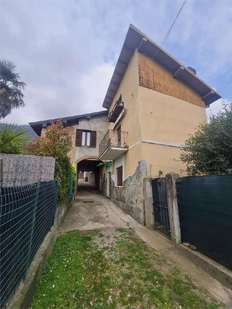Appartamento in vendita a Bisuschio - foto 1