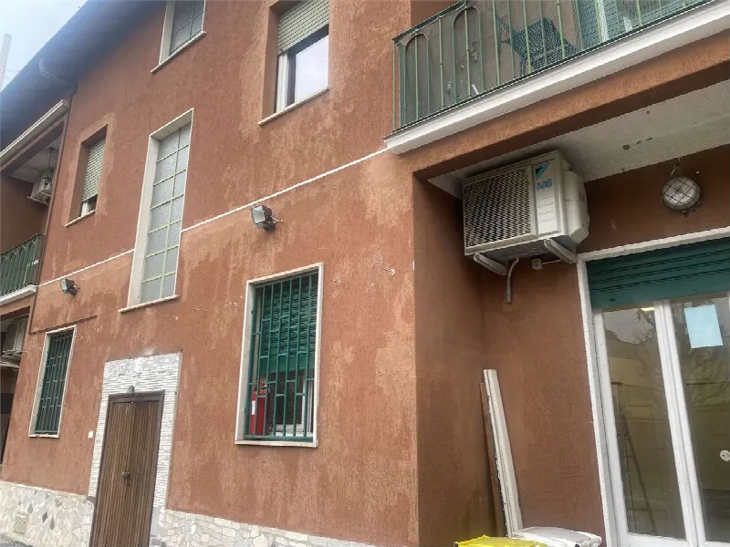 Palazzo/Stabile in vendita a Rho - foto 1