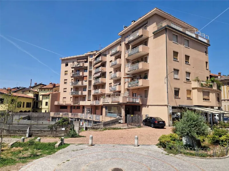 Appartamento in vendita a Varese, Centro, Biumo Inferiore, Biumo Superiore - foto 1