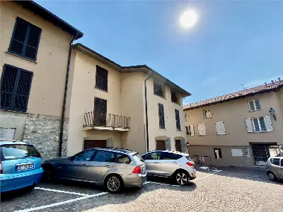 Palazzo/Stabile in vendita a Galbiate - foto 2