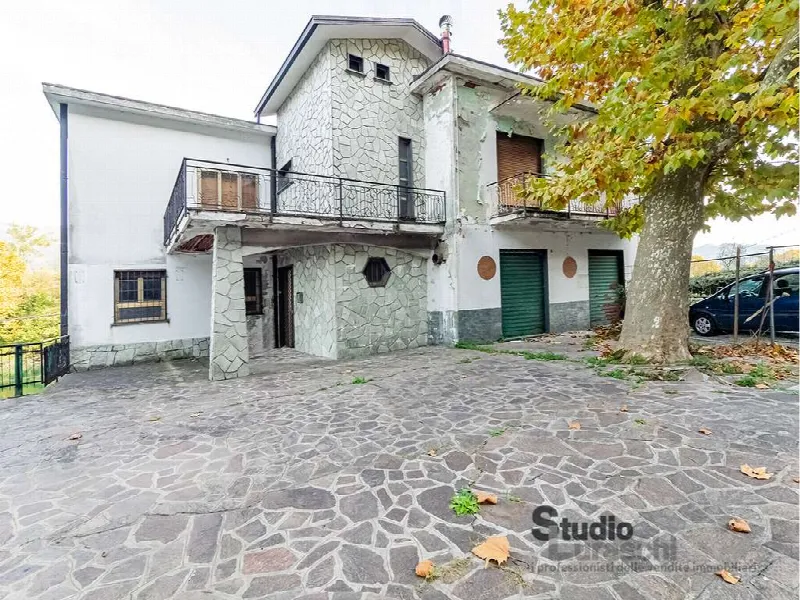 Palazzo/Stabile in vendita a Olginate - foto 1