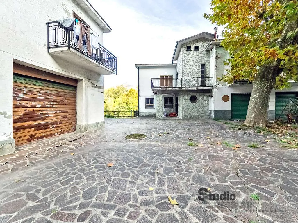 Palazzo/Stabile in vendita a Olginate - foto 2