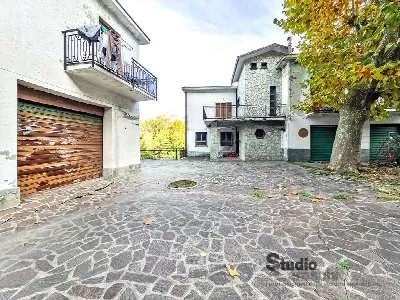 Palazzo/Stabile in vendita a Olginate - foto 2