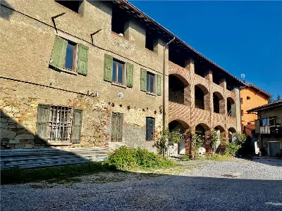 Palazzo/Stabile a Garbagnate Monastero