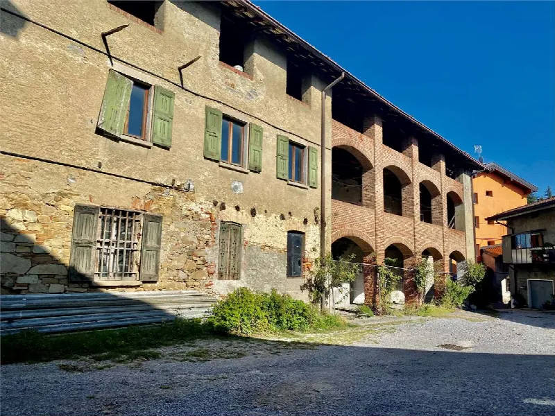 Palazzo/Stabile in vendita a Garbagnate Monastero - foto 1