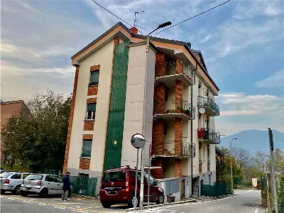 Palazzo/Stabile a Costa Masnaga