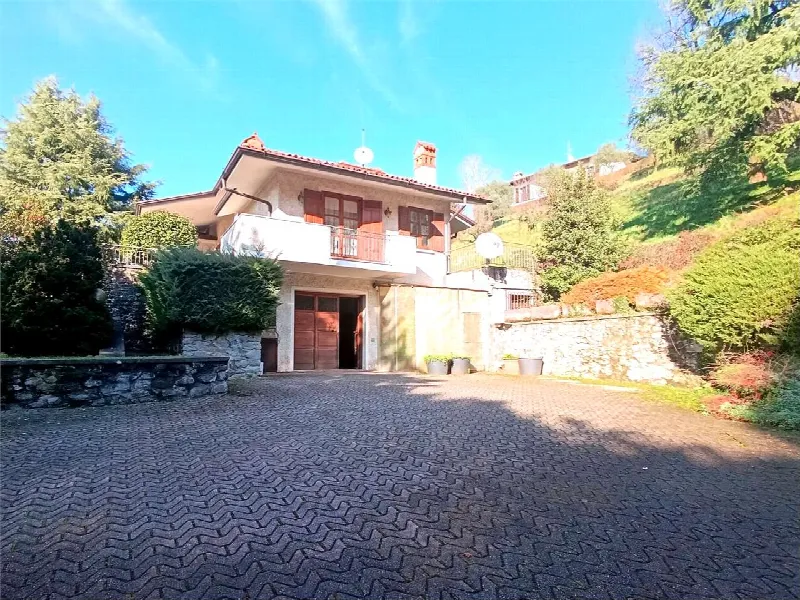 Villa in vendita a Ello - foto 1