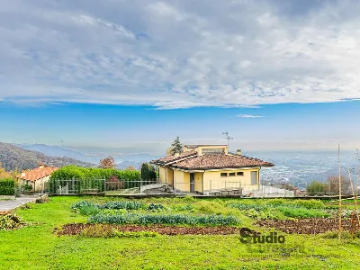 Villa a Colle Brianza
