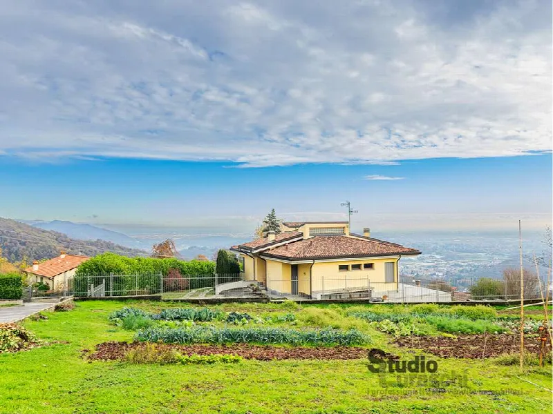 Villa in vendita a Colle Brianza - foto 1