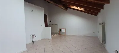 Appartamento a Dolzago