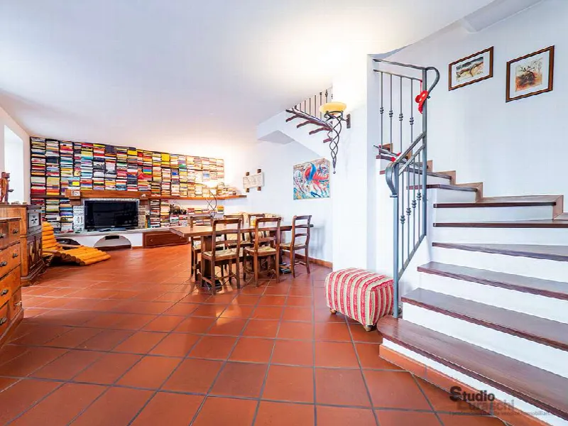 Casa Indipendente in vendita a Olginate - foto 1