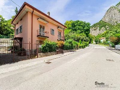Appartamento in vendita a Lecco, Castello,... - foto 1
