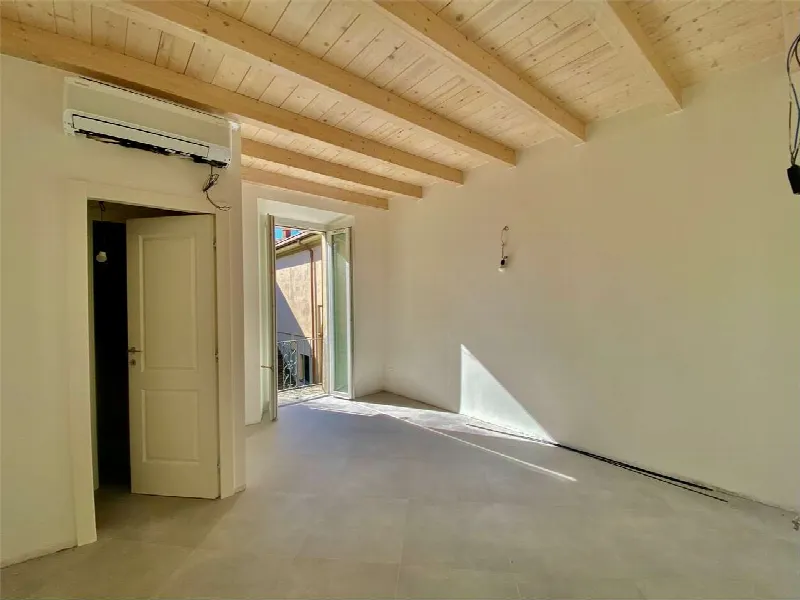 Appartamento in vendita a Sirone - foto 1